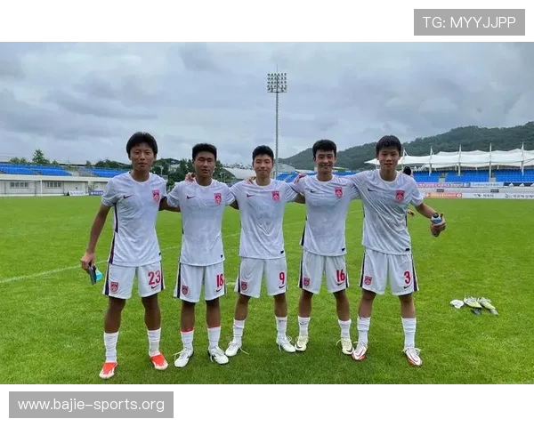 如果能与任何一位球员组队踢一场比赛你会选择谁并为何