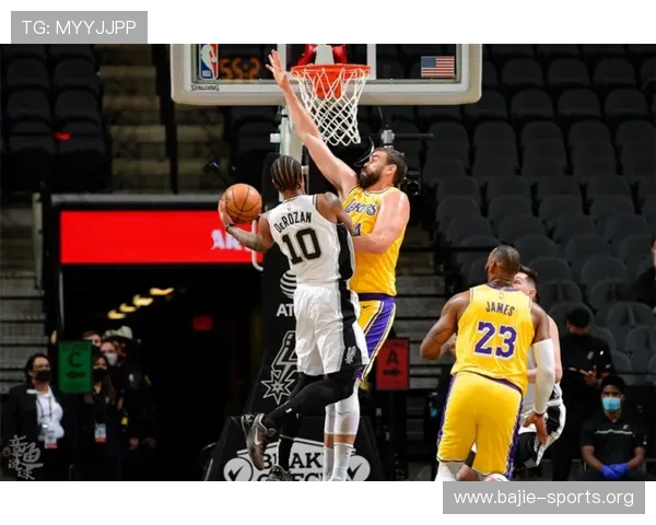 从比赛结果回顾分析湖人走向 揭示关键因素与最终结论 从比赛结果回顾分析湖人走向 揭示关键因素与最终结论